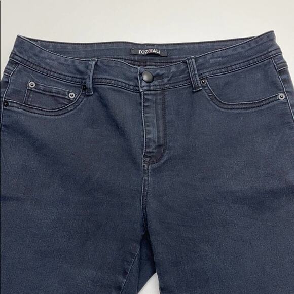 ROZ & ALI Womens 12 Super Soft Black Jeans - Picture 2 of 3